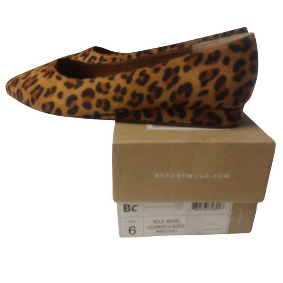 Animal Print Flats with Slight Wedge Heel Size 6 NEW in Box Born in California - Picture 5 of 11